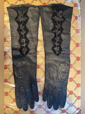 Long Vintage Italian kid elbow-length gloves with lace inserts